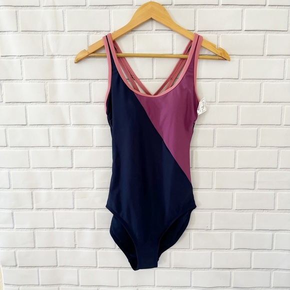 All in motion Colorblock One Piece Swimsuit Size XS NWOT - Picture 1 of 10